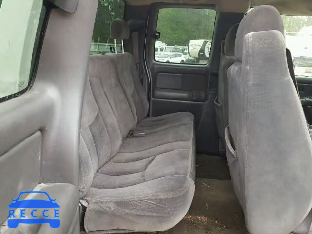2004 GMC SIERRA C25 1GTHC29U84E109858 image 5