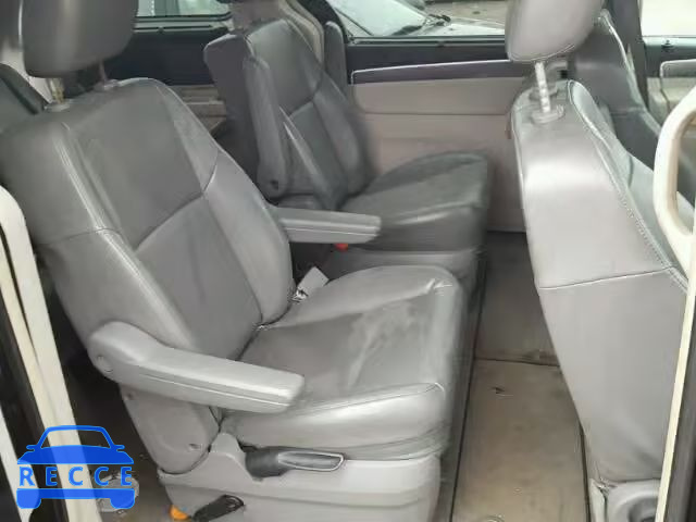 2010 VOLKSWAGEN ROUTAN SE 2V4RW3D1XAR174214 image 5