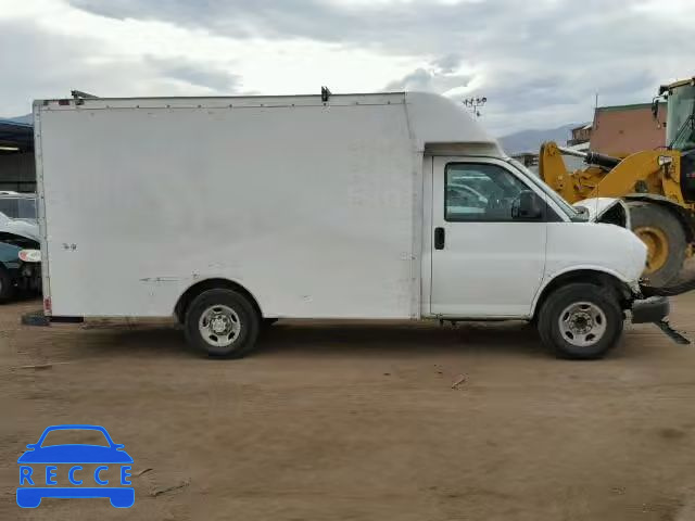 2004 CHEVROLET EXPRESS CU 1GBHG31U241224411 image 9