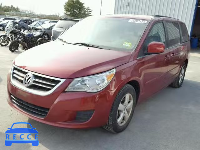 2011 VOLKSWAGEN ROUTAN SE 2V4RW3DG6BR691158 Bild 1