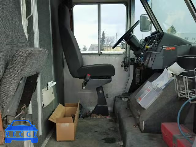 2000 FREIGHTLINER M LINE WAL 4UZA4FF44YCF80979 image 4