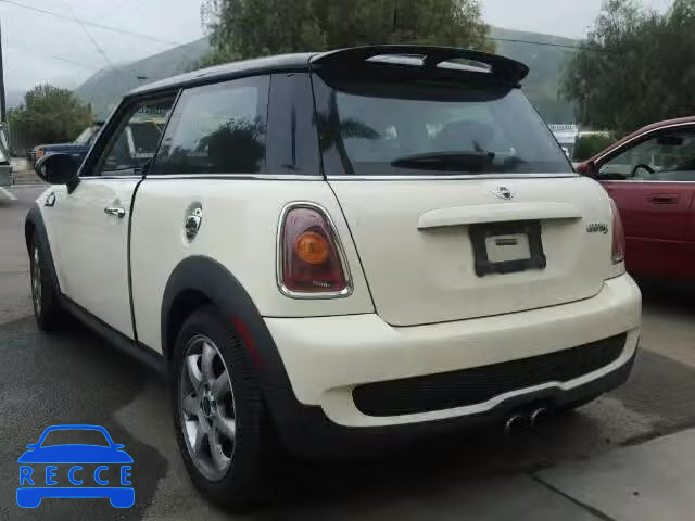 2010 MINI COOPER S WMWMF7C59ATZ72676 image 2