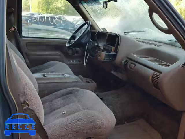 1995 CHEVROLET SUBURBAN 1GNEC16K3SJ431321 image 4