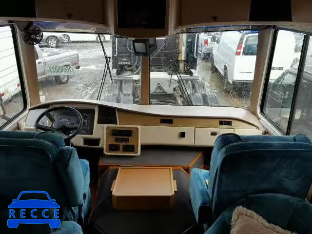 1993 CHEVROLET MOTORHOME 1GBKP37N9N3321178 image 4