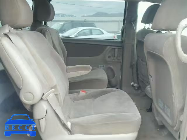 2004 TOYOTA SIENNA LE 5TDBA23C94S006468 image 5