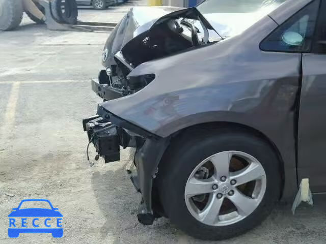 2015 TOYOTA SIENNA 5TDZK3DC4FS608052 image 9