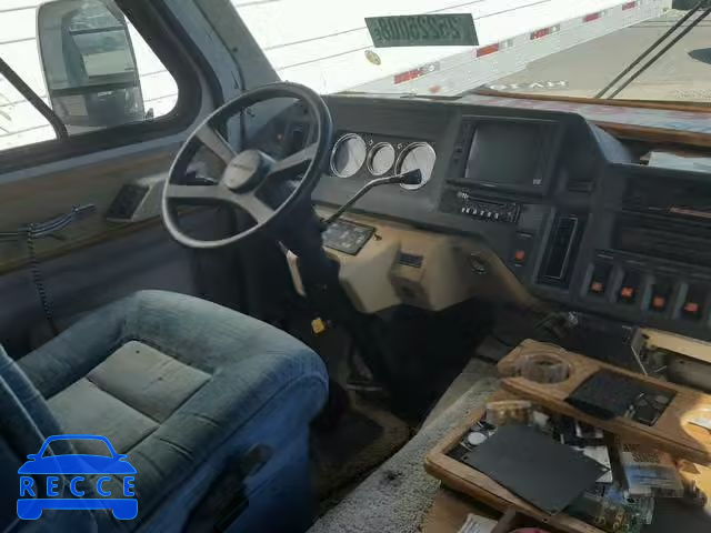 1991 CHEVROLET MOTORHOME 1GBKP37NXL3318805 image 4