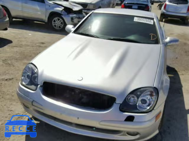 2003 MERCEDES-BENZ SLK 230 KO WDBKK49F13F286572 image 8