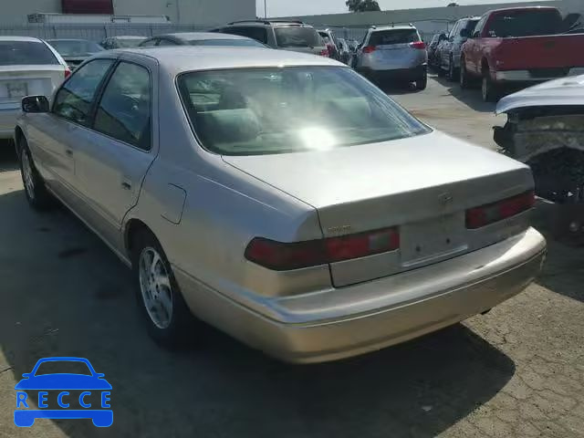 1998 TOYOTA CAMRY CE 4T1BF22K8WU057951 image 2