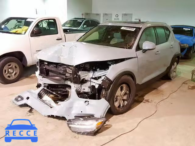 2019 VOLVO XC40 T5 YV4162UKXK2111833 image 1