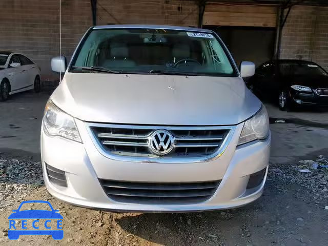 2011 VOLKSWAGEN ROUTAN SEL 2V4RW5DGXBR750093 зображення 8