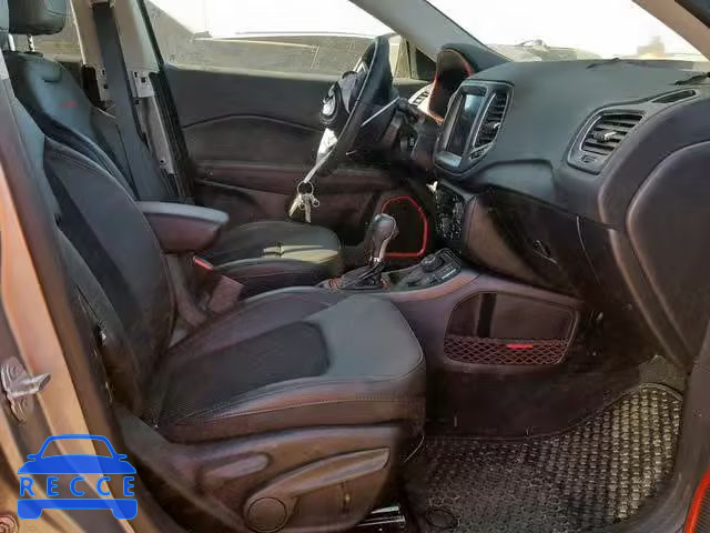 2019 JEEP COMPASS TR 3C4NJDDB9KT627386 зображення 4