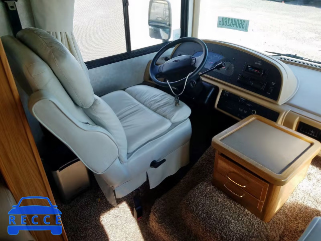 1999 FORD RV 3FCNF53S7XJA30426 image 4