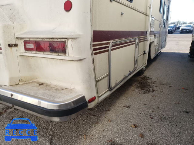 1984 CHEVROLET MOTORHOME 1GBKP37W6E3332972 image 9