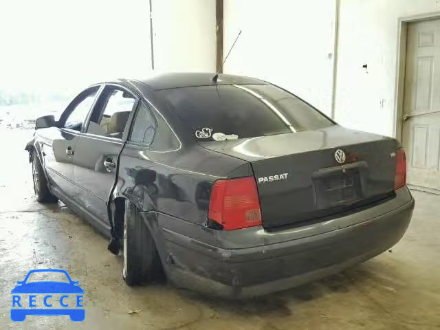 2000 VOLKSWAGEN PASSAT GLX WVWPD23B1YE120643 image 2