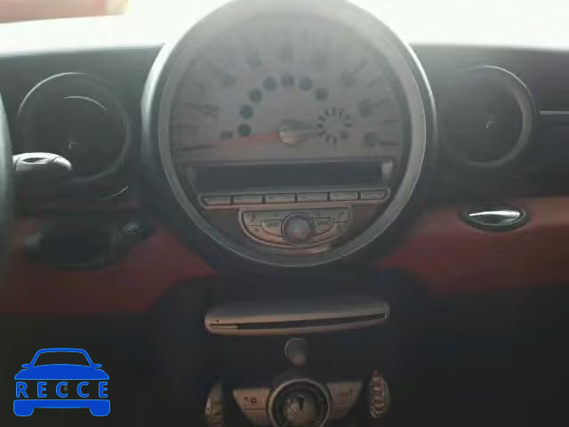 2010 MINI COOPER CLU WMWML3C59ATX51497 Bild 9