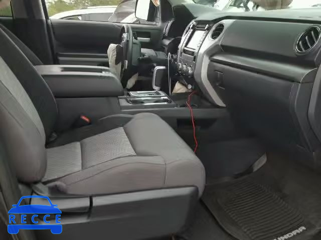 2017 TOYOTA TUNDRA CREWMAX 5TFDW5F10HX583413 зображення 4