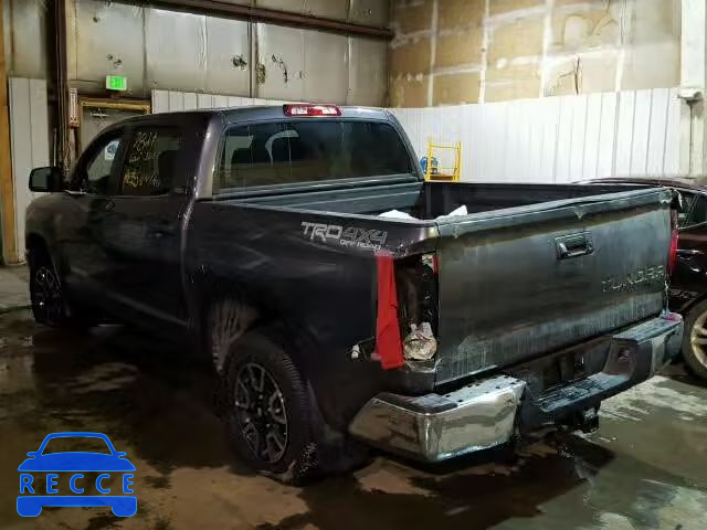 2017 TOYOTA TUNDRA CREWMAX 5TFDY5F12HX599879 image 2