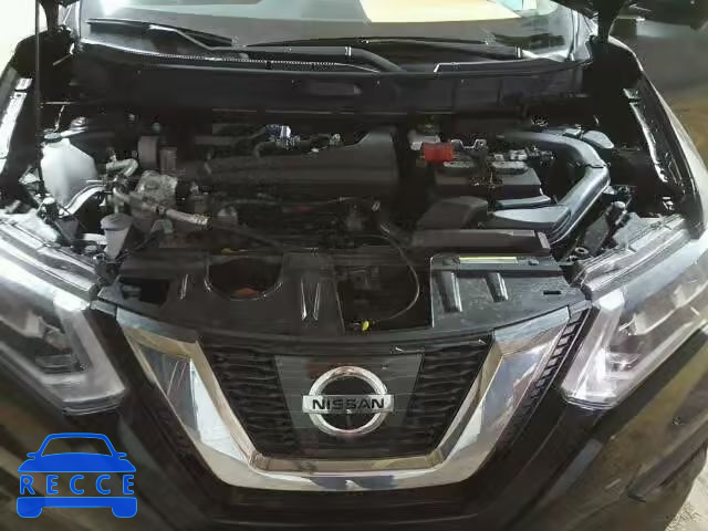 2017 NISSAN ROGUE SV 5N1AT2MV4HC738211 зображення 6