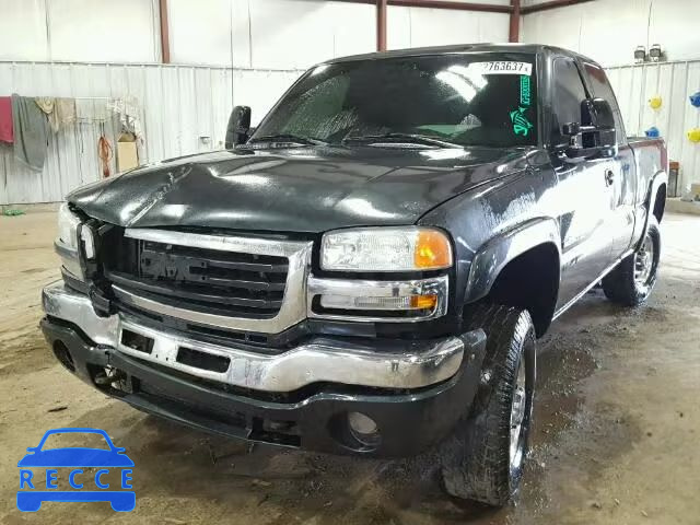 2004 GMC SIERRA C25 1GTHC29U54E163215 image 1