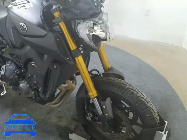 2015 YAMAHA FZ09 JYARN33E9FA007755 Bild 12