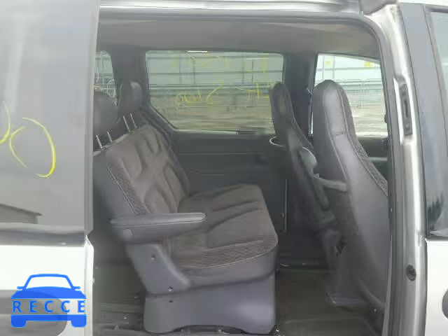 2000 CHRYSLER VOYAGER 2C4GJ25G2YR716932 image 5