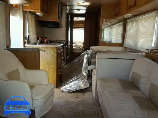 1984 CHEVROLET P30 1GBKP37WXE3320436 image 5
