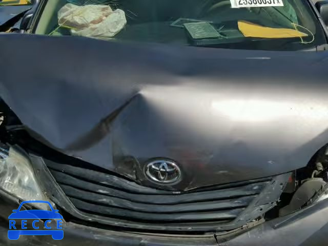 2011 TOYOTA SIENNA 5TDZK3DC3BS014045 image 6