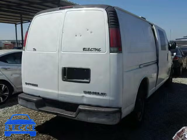 2002 CHEVROLET EXPRESS G3 1GCHG39RX21131905 image 3