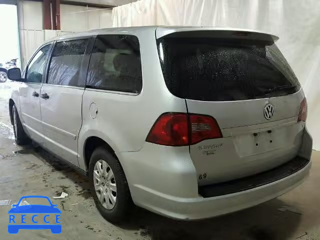 2011 VOLKSWAGEN ROUTAN S 2V4RW4DGXBR766448 image 2