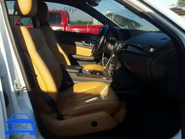 2010 MERCEDES-BENZ E550 WDDHF7CB2AA017018 image 4