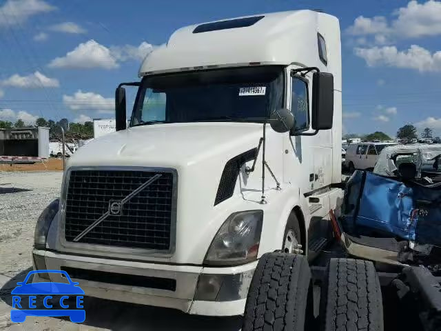 2010 VOLVO VNL 4V4NC9TG7AN275609 Bild 1