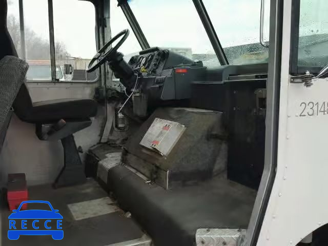 2001 FREIGHTLINER M LINE WAL 4UZAANBW91CH52830 image 4