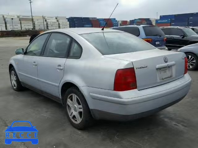 2000 VOLKSWAGEN PASSAT GLX WVWPD23B9YE081543 Bild 2