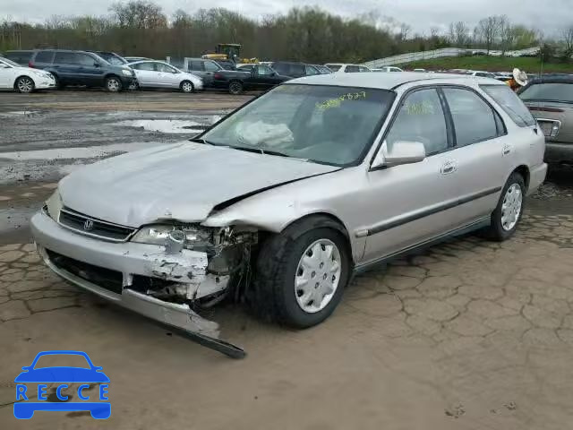 1996 HONDA ACCORD LX 1HGCE1825TA001610 image 1