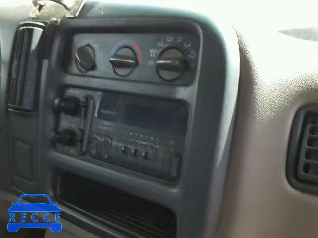 1998 CHEVROLET G10 VAN 1GCFG15MXW1065528 image 8