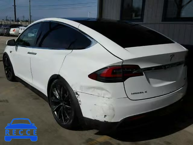 2016 TESLA MODEL X 5YJXCAE25GF002506 Bild 2