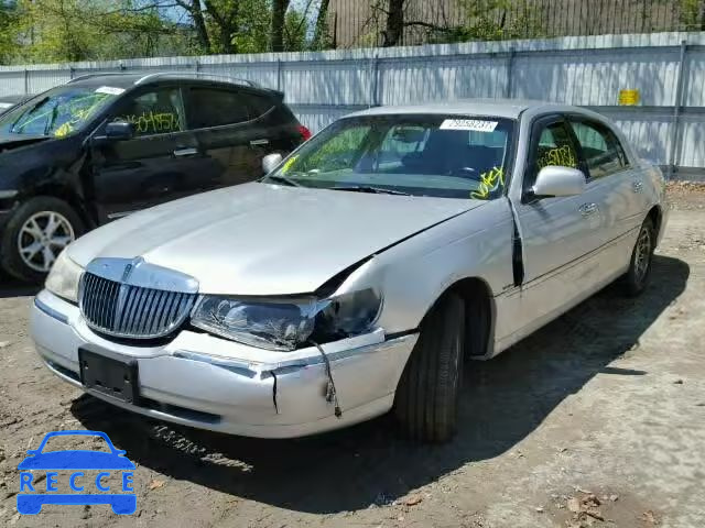 1998 LINCOLN TOWN CAR C 1LNFM83W3WY684335 Bild 1