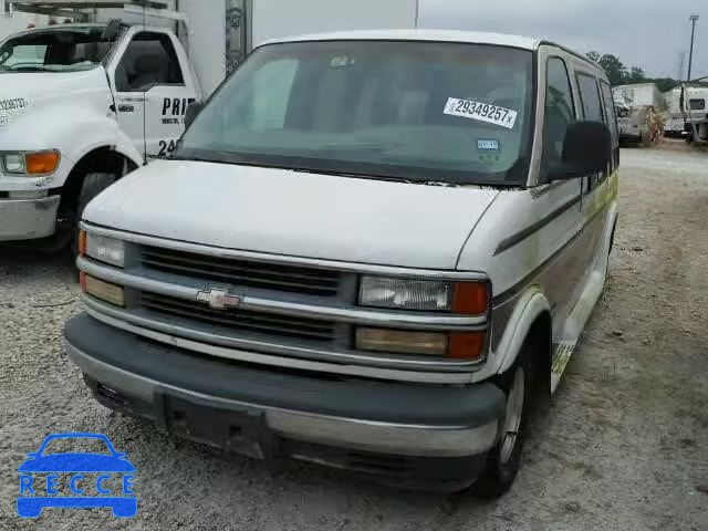 1998 CHEVROLET G10 SPORTV 1GBFG15R5W1046918 image 1