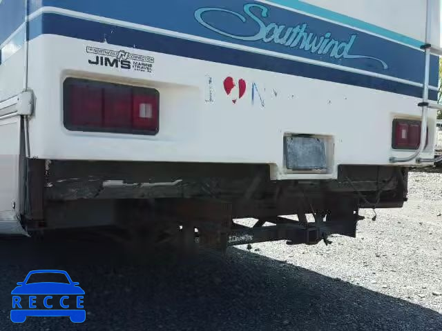 1992 CHEVROLET SOUTHWIND 1GBKP37N0N3300705 image 8