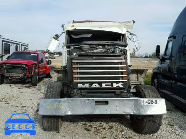 2007 MACK 700 1M2AT04C97M002456 image 9