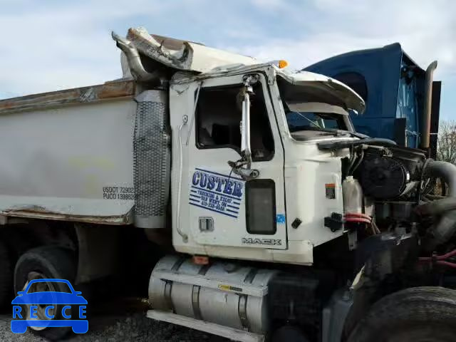 2007 MACK 700 1M2AT04C97M002456 image 8