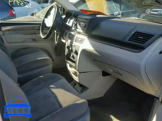 2009 VOLKSWAGEN ROUTAN SE 2V8HW34139R558681 image 4