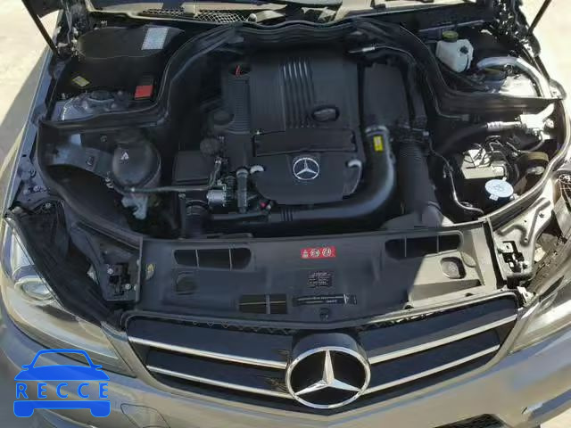 2015 MERCEDES-BENZ C 250 WDDGJ4HB6FG372215 image 6