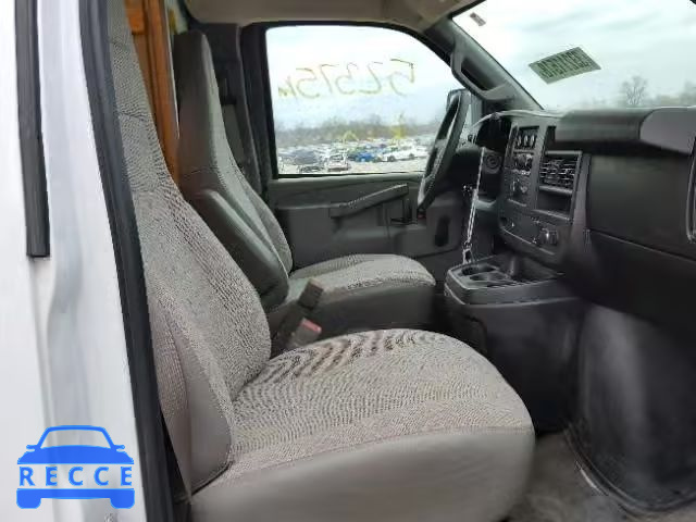 2017 GMC SAVANA CUT 1GD37TCG4H1152822 image 4