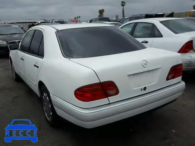 1997 MERCEDES-BENZ E 300D WDBJF20F6VA371375 Bild 2