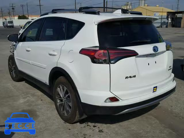 2017 TOYOTA RAV4 HV LE JTMRJREV9HD087933 Bild 2