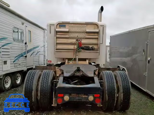 2010 PETERBILT 384 1XPVA08X8AD104913 Bild 8