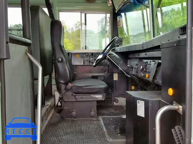 1998 INTERNATIONAL 3000 3800 1HVBBABL1WH538582 image 4