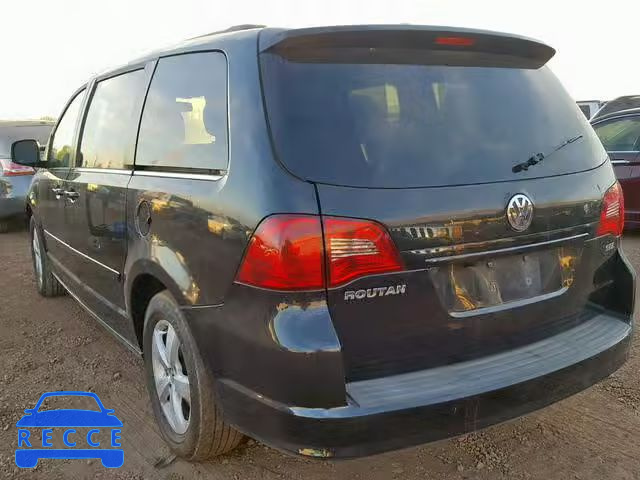 2011 VOLKSWAGEN ROUTAN SEL 2V4RW5DG7BR803042 image 2